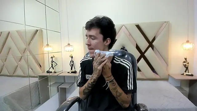 CamiEvan online show from March 19, 7:39 pm