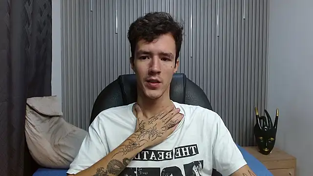 CamiEvan online show from March 28, 6:52 pm