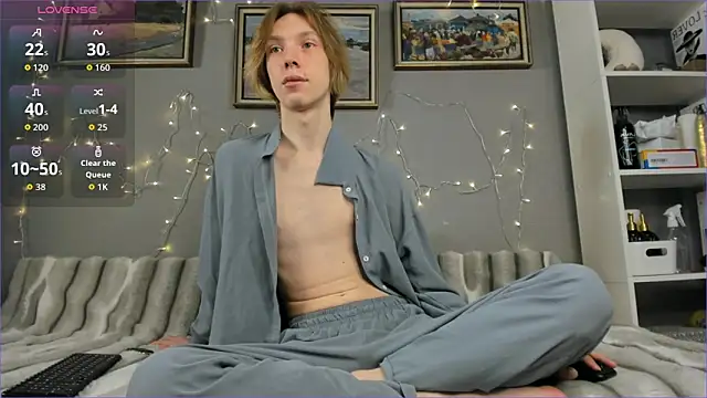 SilverFeral online show from April 7, 5:40 am