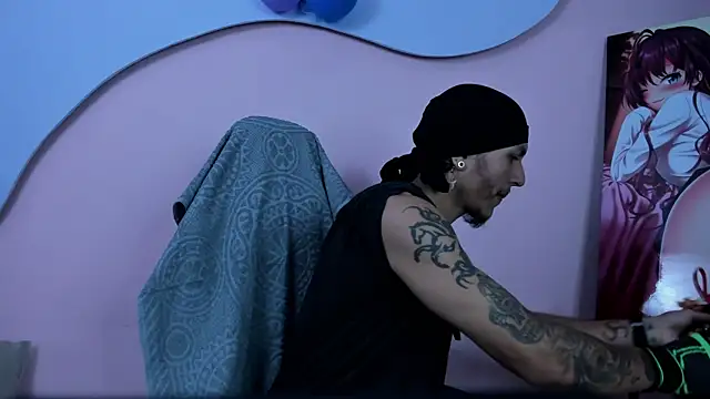 DanteLuxx online show from April 8, 3:51 am