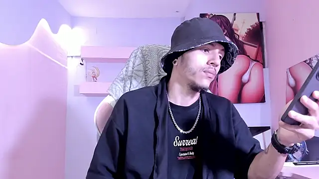 DanteLuxx online show from May 1, 4:05 am