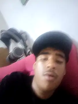 luis230436 online show from March 25, 3:21 am