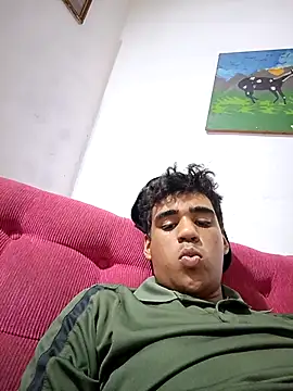 luis230436 online show from April 2, 1:03 am