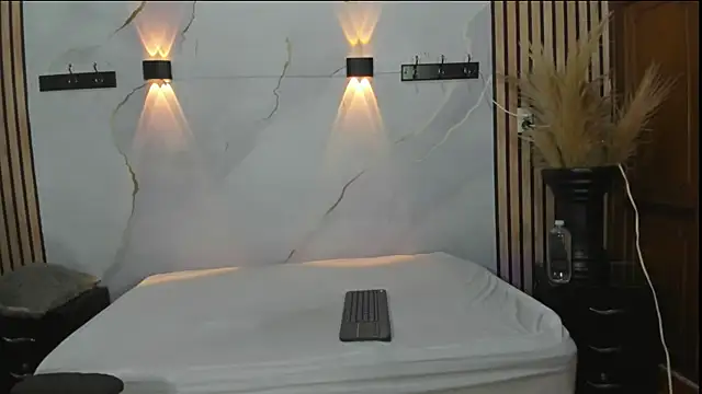 EthanLucy online show from February 26, 1:51 am