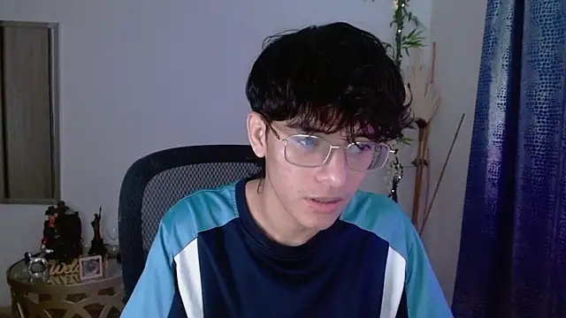 noah millerx online show from May 9, 4:24 am