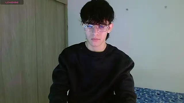 noah millerx online show from May 11, 4:14 am