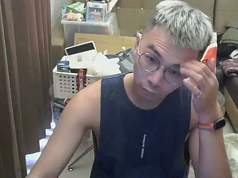 silverwolfwoof online show from April 5, 5:37 am