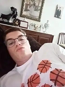 Alejandro27003 online show from March 14, 6:15 pm