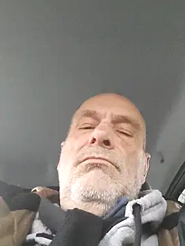 lui8181 online show from March 31, 5:58 pm