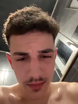 KillianLau26510 online show from March 24, 1:11 am