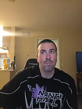 Biggbaddwulf7 online show from May 11, 9:55 am