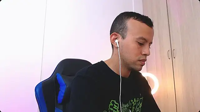 Damian Wish online show from March 11, 7:43 pm