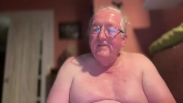 Phrodeaux Baggins online show from April 3, 4:53 am