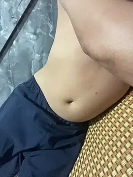 hoang15075 online show from April 25, 4:04 pm