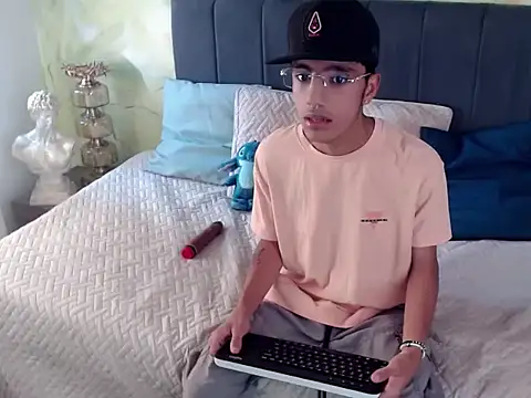 abraham xo online show from March 25, 1:26 pm