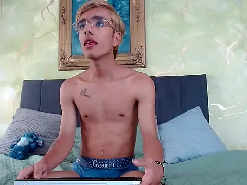 abraham xo online show from April 13, 1:23 pm