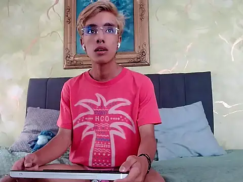 abraham xo online show from April 15, 5:46 pm