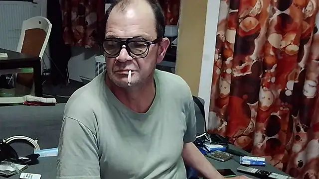 lovious69 online show from April 26, 10:06 pm