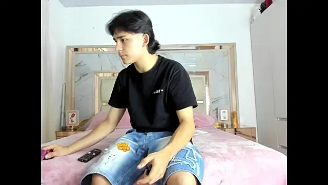 monky 0002 online show from March 15, 12:51 am