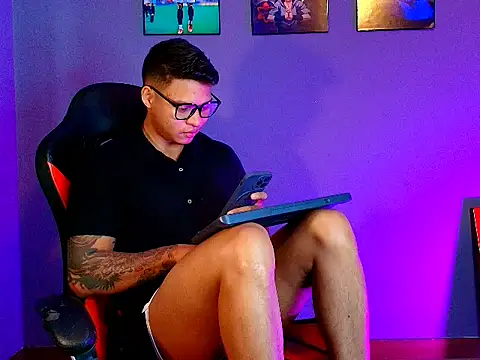 evan greey01 online show from March 17, 5:26 pm