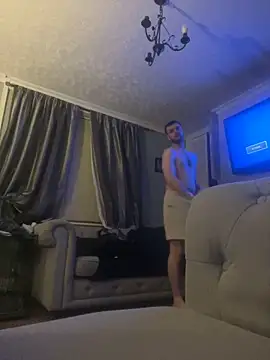 ukhungstud26 online show from March 28, 11:16 pm