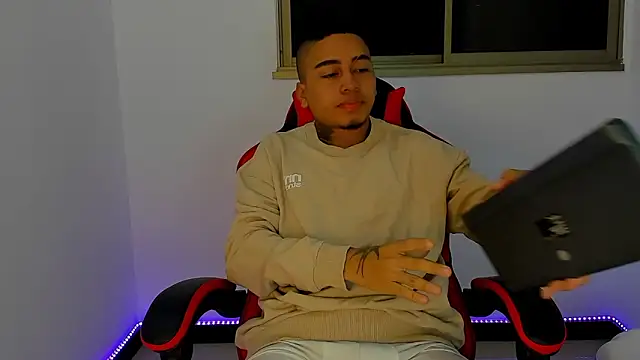 Mnell28 online show from March 18, 7:11 am