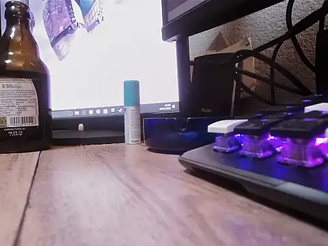 FuckBoyNRW86 online show from April 5, 12:52 am