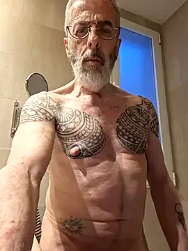 XXX666HEIL online show from April 3, 6:48 pm