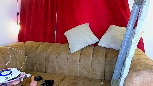 ahnaysexx online show from March 30, 4:30 pm