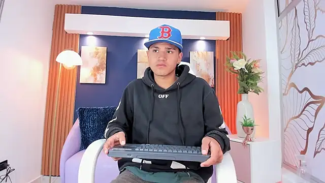 Ikaika Kalani online show from March 25, 1:04 pm