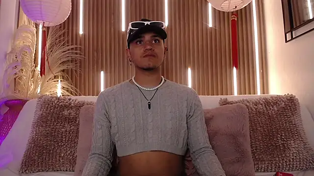 Ikaika Kalani online show from April 3, 12:57 pm