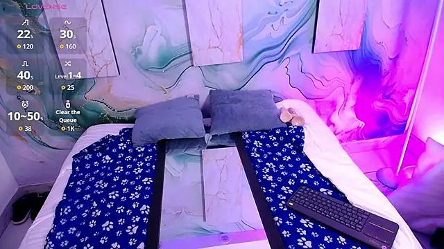 Cristopher Wild online show from June 22, 4:30 am