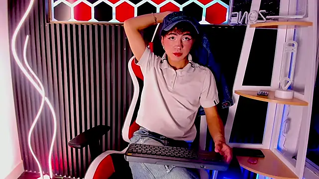 Cristopher Wild online show from March 29, 8:20 pm