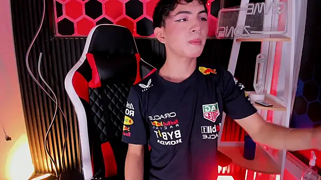 Cristopher Wild online show from March 26, 8:46 pm