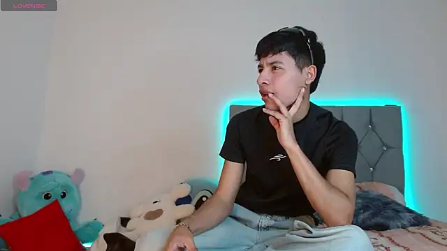 Sebas fire4 online show from April 26, 9:33 pm