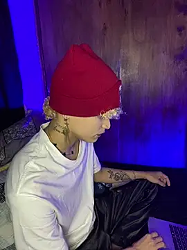 Lucke Ccollins online show from April 28, 7:35 am