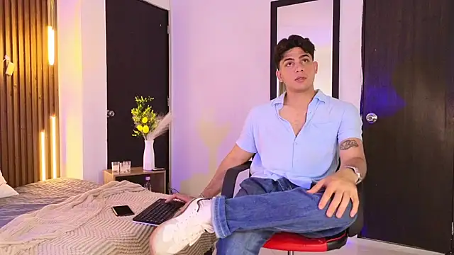 MrAdonis  online show from April 6, 7:14 pm