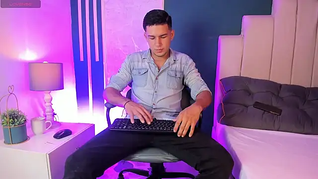 Jean Jagger online show from April 14, 11:21 am