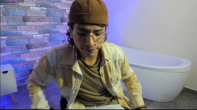 JUSTIN TAY1 online show from March 29, 11:32 am