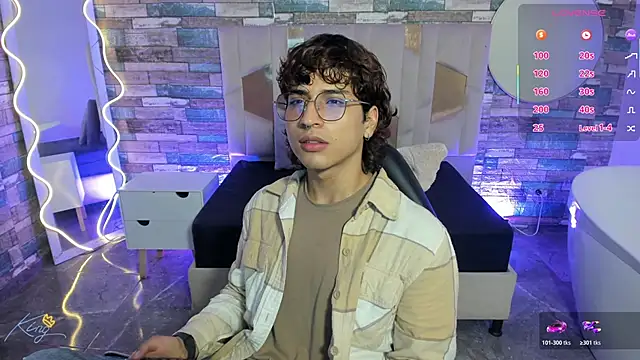 JUSTIN TAY1 online show from April 23, 11:37 am