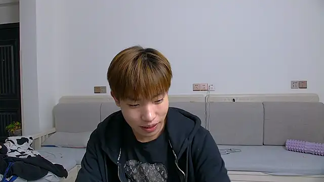 Similu-001 online show from March 20, 12:53 pm