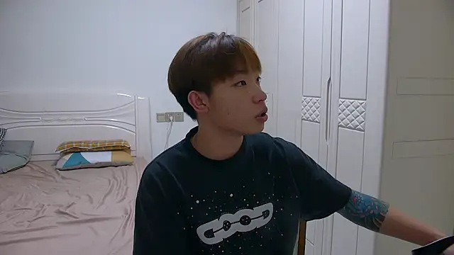 Similu-001 online show from March 13, 10:12 am