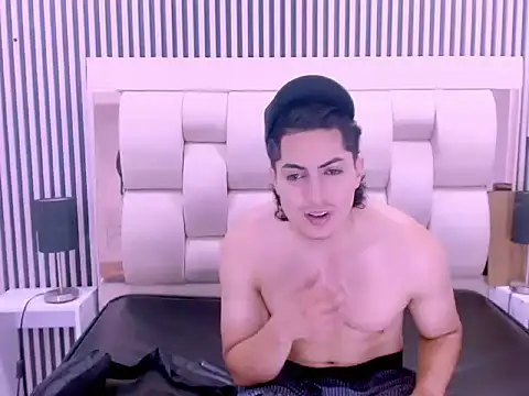Alex Wolft online show from June 15, 2:53 pm