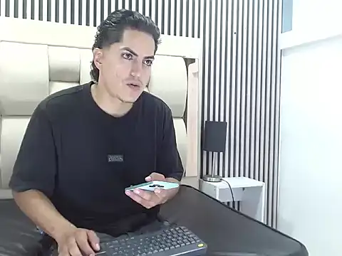 Alex Wolft online show from June 17, 3:47 pm
