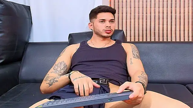 johan speitzer online show from April 21, 1:42 am