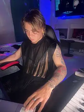 AngelLatinBoy online show from March 21, 11:09 pm