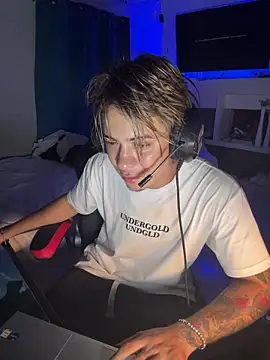 AngelLatinBoy online show from March 28, 3:07 am