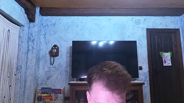 zeusoctavian1 online show from April 18, 2:13 am