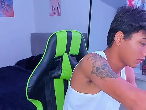 PaulTallx online show from March 21, 7:29 pm