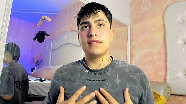 ThomasThundr online show from April 2, 4:32 am